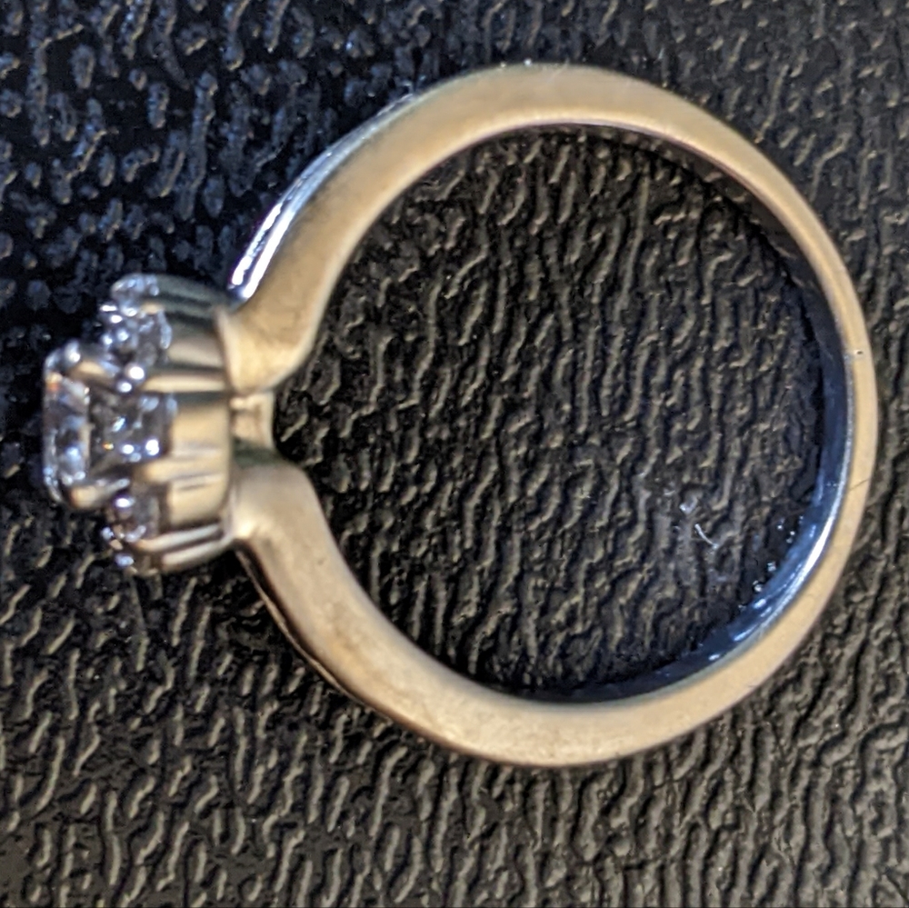 KAY JEWELERS 14WG OS DIAMOND ENGAGEMENT RING - Picture 6 of 13